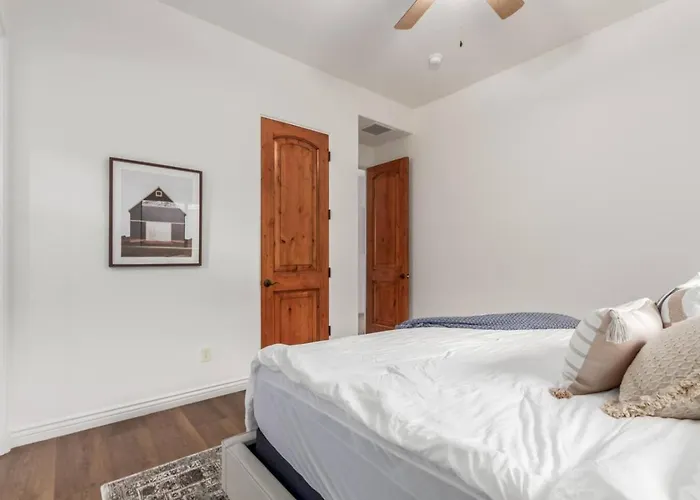 5br, 3 Den Oasis With Pool, Hot Tub And Fountain Views