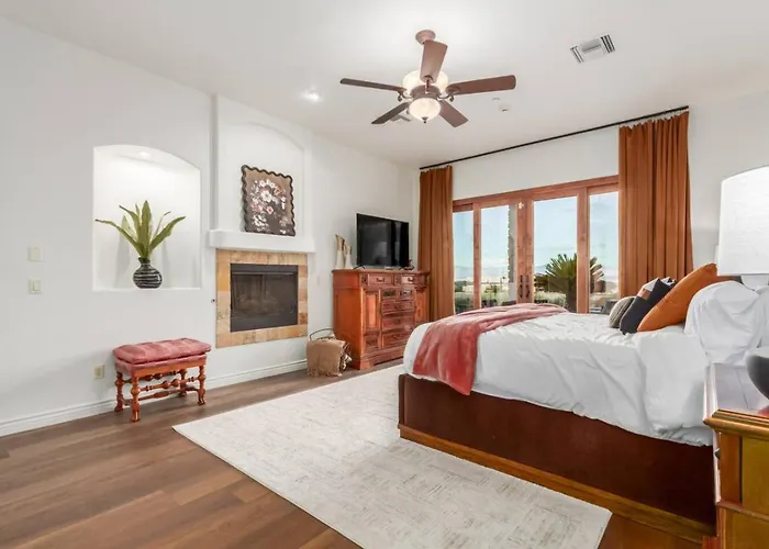 Holiday home 5br, 3 Den Oasis With Pool, Hot Tub And Fountain Views Fountain Hills