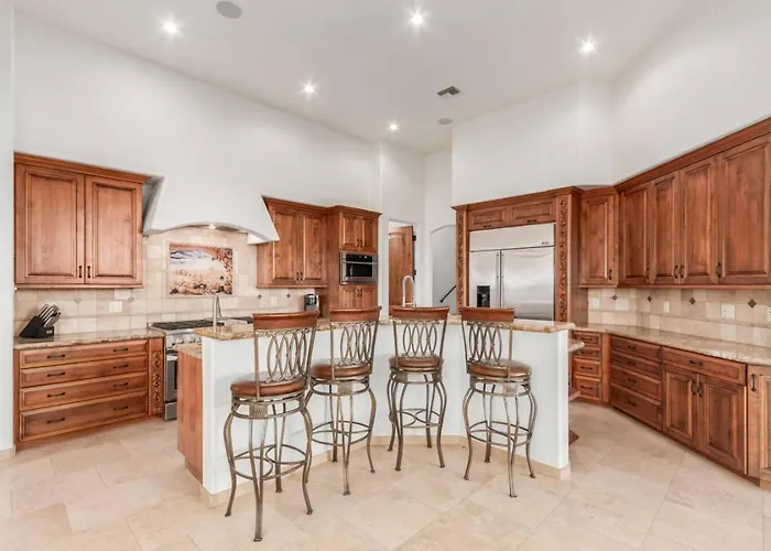 5br, 3 Den Oasis With Pool, Hot Tub And Fountain Views Holiday home Fountain Hills