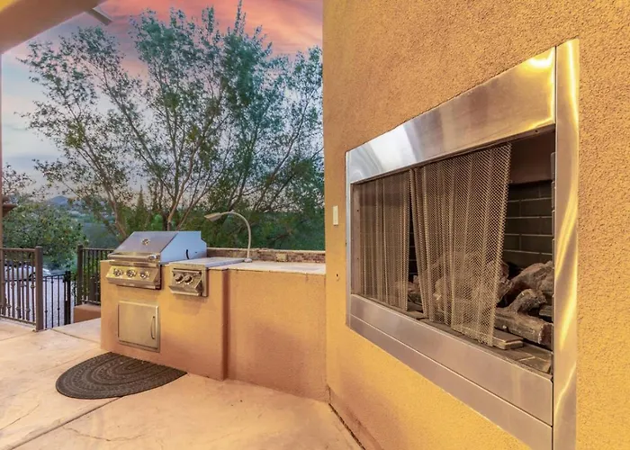 5br, 3 Den Oasis With Pool, Hot Tub And Fountain Views *
