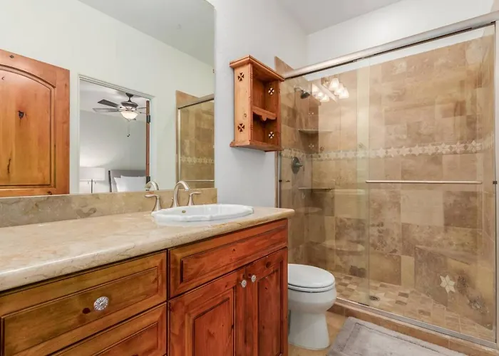 5br, 3 Den Oasis With Pool, Hot Tub And Fountain Views Holiday home