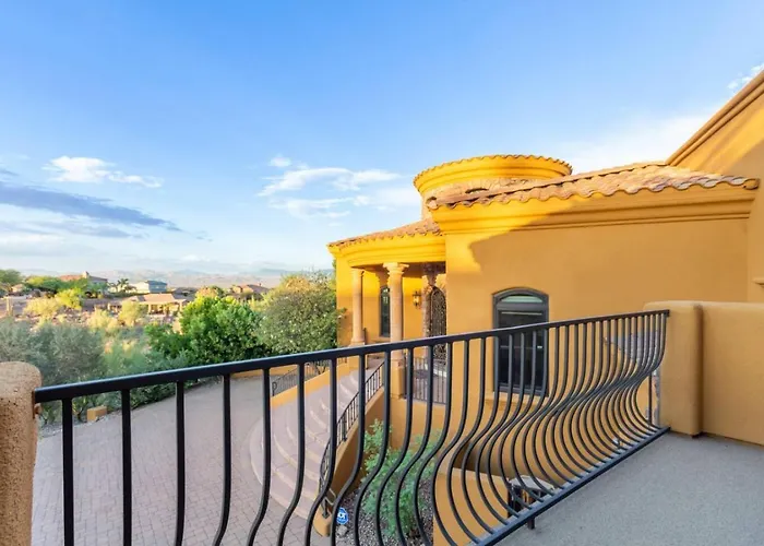 5br, 3 Den Oasis With Pool, Hot Tub And Fountain Views Holiday home